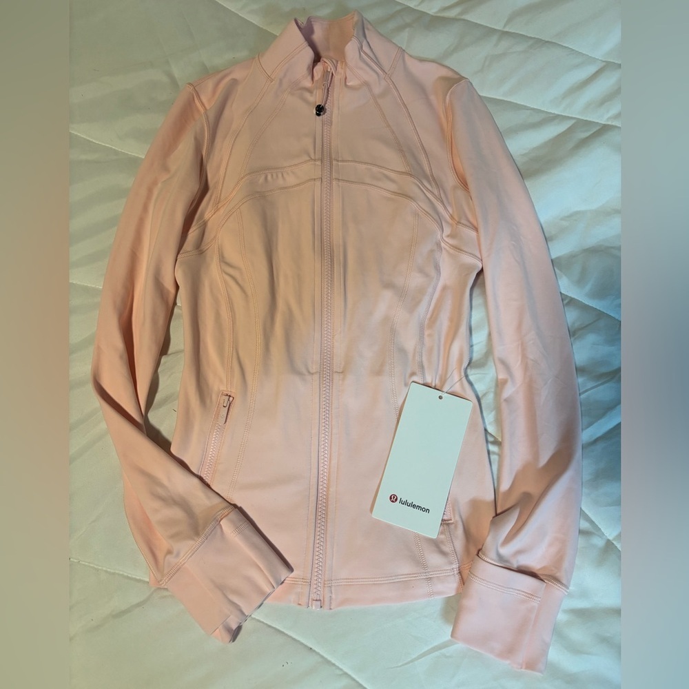 NWT lululemon athletica Define Jacket
Nulu Light Pink Blush Quartz size 4